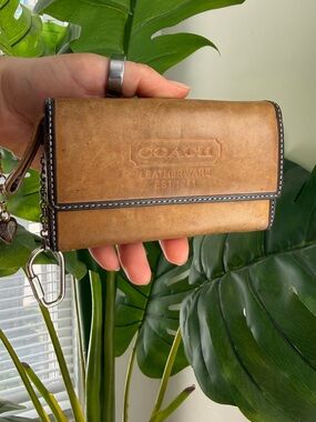 Coach Leatherware Wallet Cardholder Tan Zip Keychain Carabiner  Y2K  Vintage